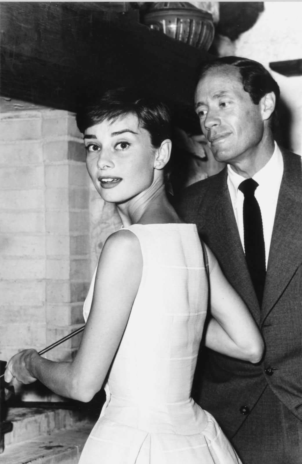 Audrey Hepburn - Page 2 29dighw