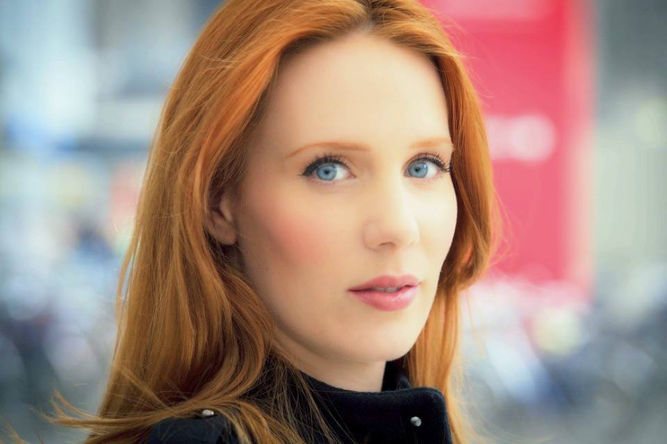 Fotos de Simone Simons - Página 22 345zptz