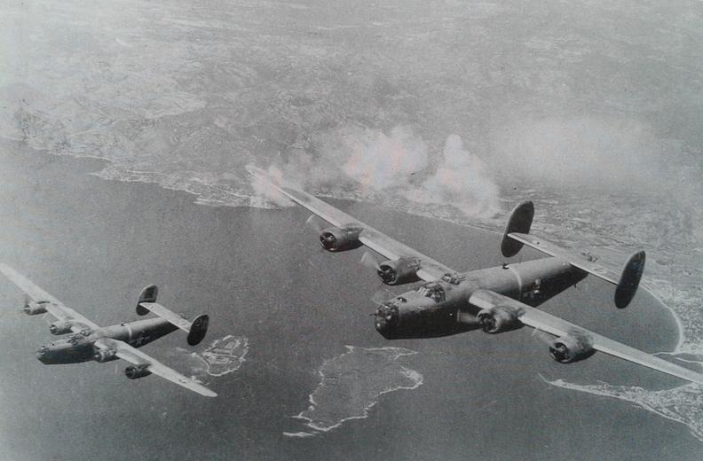 Bombardement de Cannes-La-Bocca 11-11-1943 6zu361