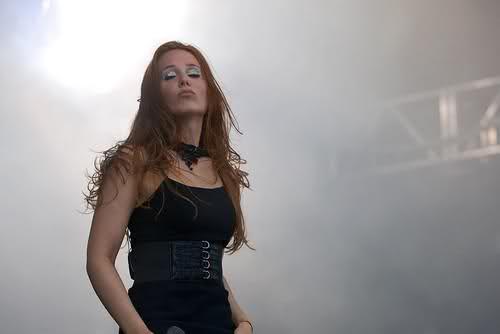 Fotos de Simone Simons - Página 36 Fb93s0