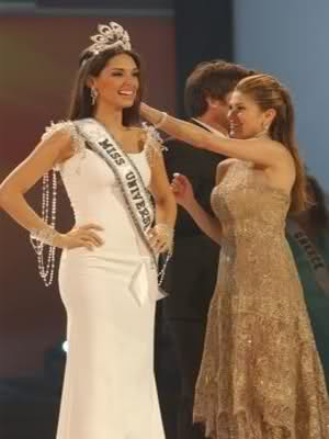 Justine Pasek- MISS UNIVERSE 2002- Official Thread 2i71op4