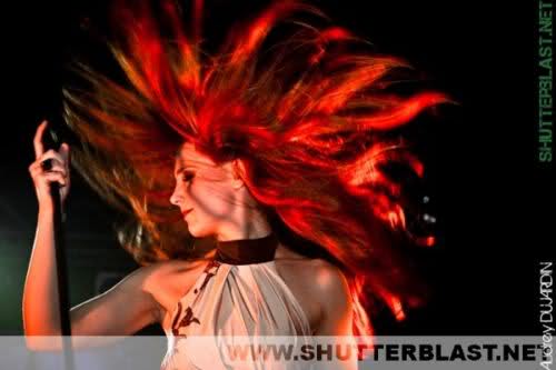 Fotos de Simone Simons T7zbjm