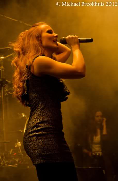 Fotos de Simone Simons - Página 35 X3c0eu