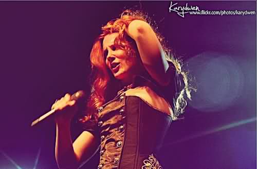 Fotos de Simone Simons - Página 32 201jdu