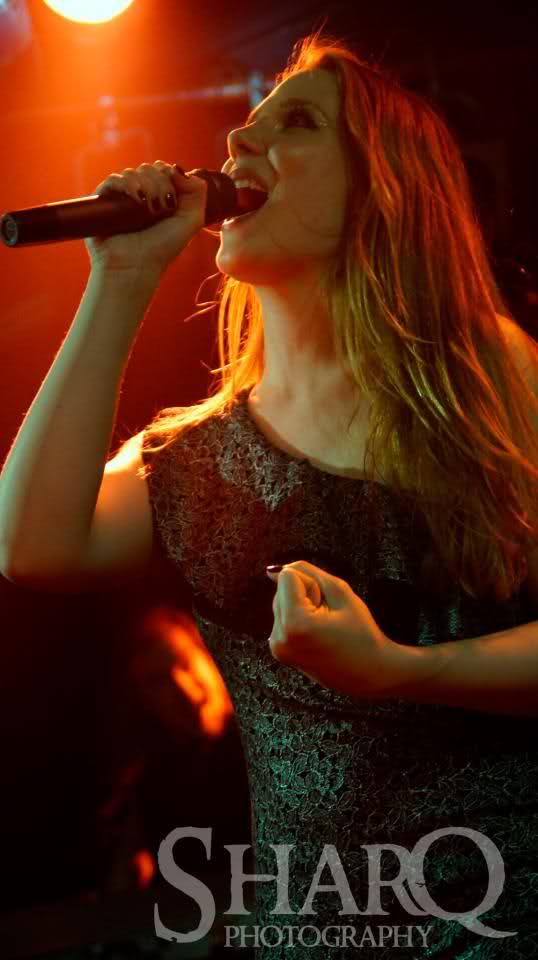 Fotos de Simone Simons 359bwh5