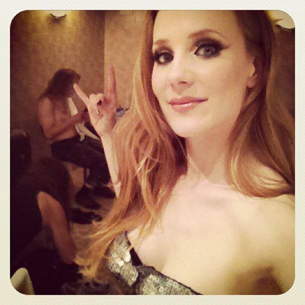 Fotos de Simone Simons - Página 21 Ehyjqs