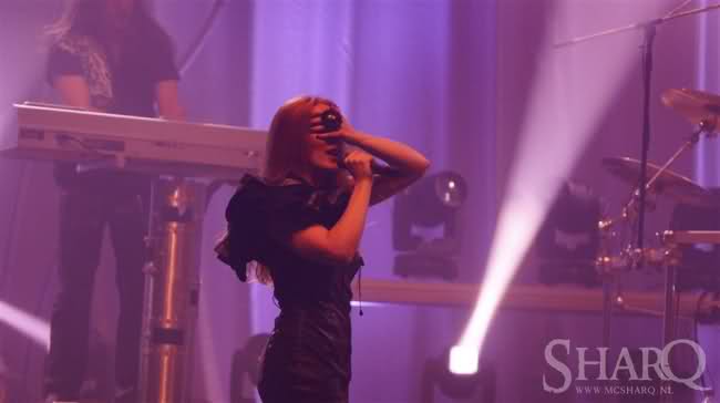 Fotos de Simone Simons - Página 2 11gudex