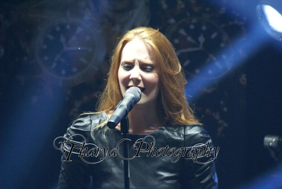 Fotos de Simone Simons - Página 29 16gbw9j