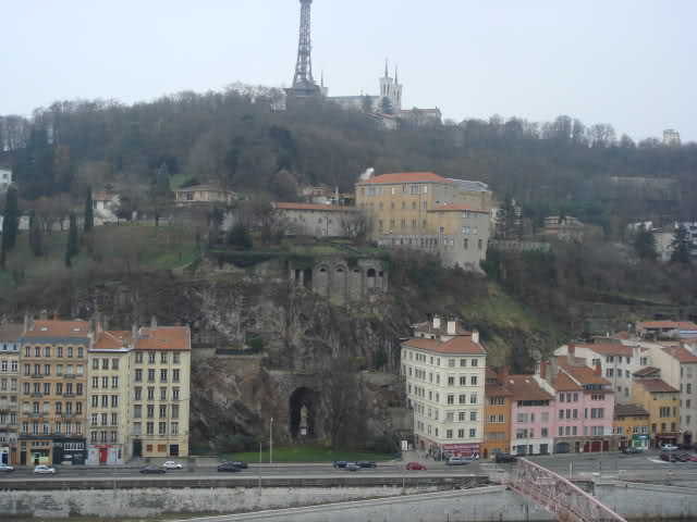 Une passerelle géante entre Fourvière et Croix-Rousse ? 2q0sj83