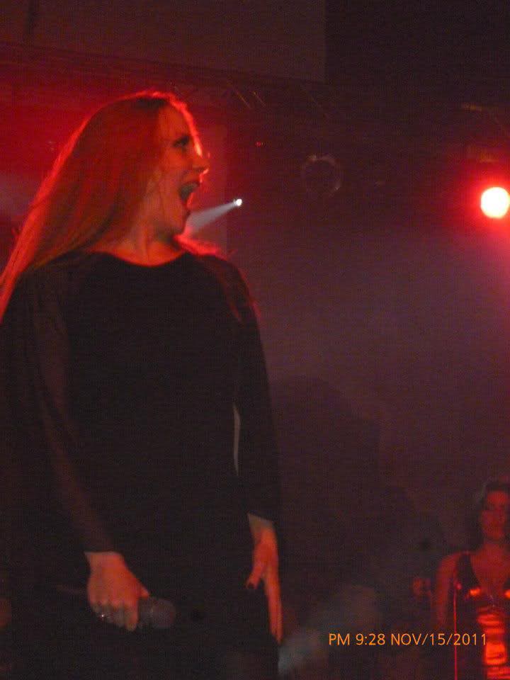 Fotos de Simone Simons - Página 29 Bjcy7p