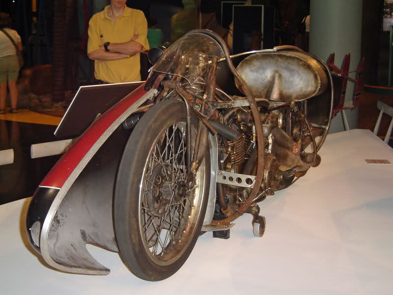 BURT MUNRO, OFFERING TO THE GOD OF THE SPEED Sl4bau