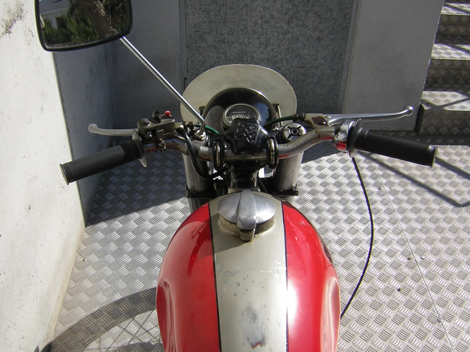 Fotos Bultaco Tralla 101 de 1959 conservada Jkhr8g