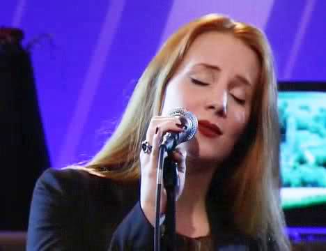 Fotos de Simone Simons - Página 35 15xrdk2