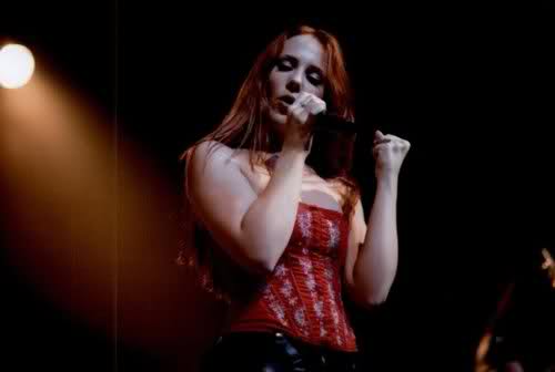 Fotos de Simone Simons - Página 32 2mfdbfk