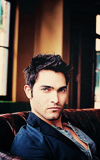 Tyler Hoechlin - 200*320  34i1iy1