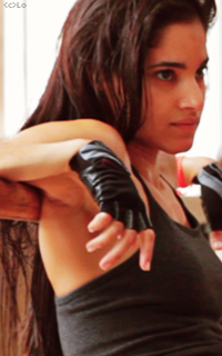 Sofia Boutella • 200x320 Sb2fc0