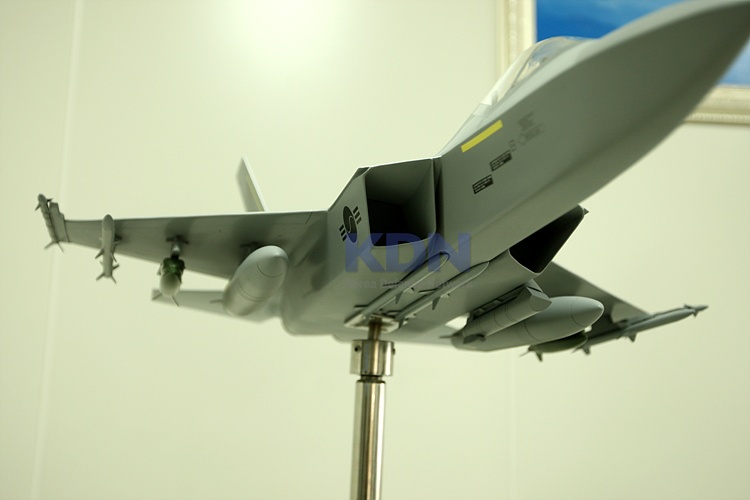 TRANSICIÓN POLÍTICA EN COREA DEL SUR FRENA EL DESARROLLO DEL KF-X/IF-X 2j31f1j