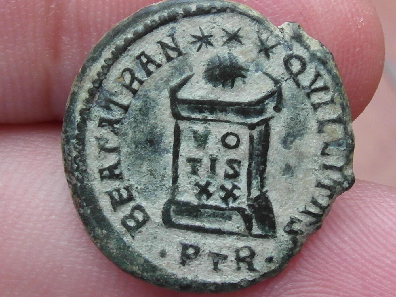 AE3 de Constantino I. BEATA TRANQVILLITAS. Trier  Fa9dlc