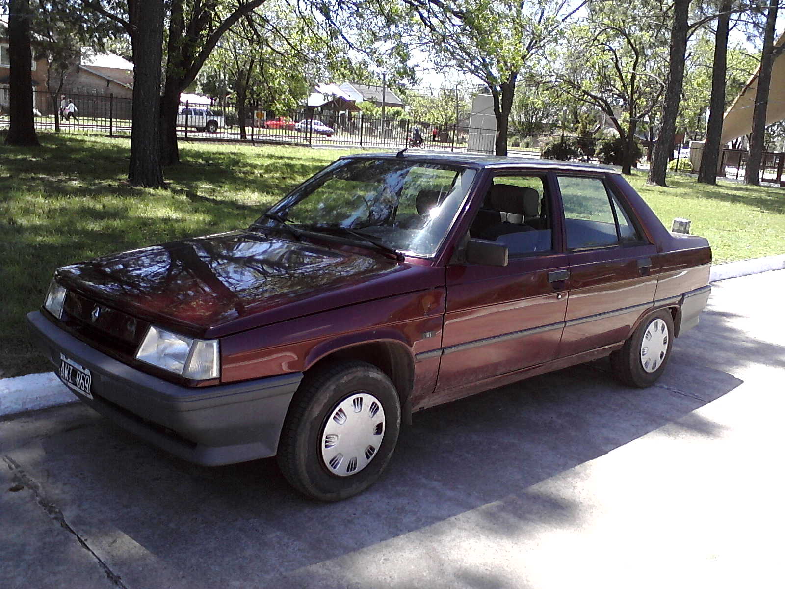 Presentando mi nueva maquina..... Renault 9 2r7qbyc