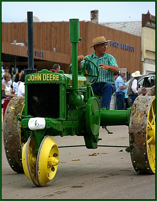 JOHN DEERE  -- USA- 34oar8x