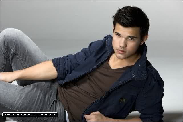 Taylor Lautner- Sesión para EW (2010) Nmyltu