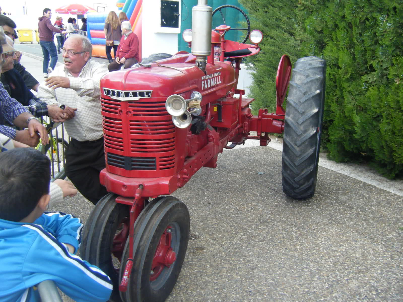 Feria de la tapa y exposición de tractores y motores clásicos 20i8fm0