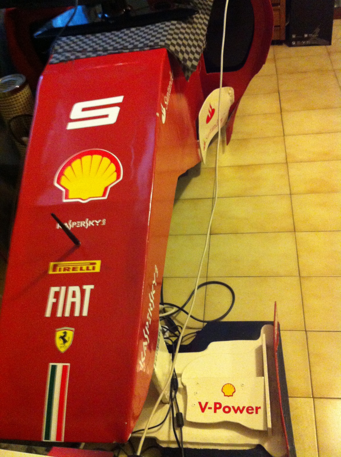 Cockpit F1 Ferrari casero.... by Ruvigas 2cyllae