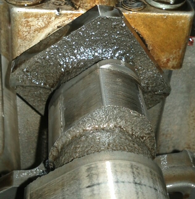 keausan dini pada tonjolan noken as (camshaft lobe) E0g7yw