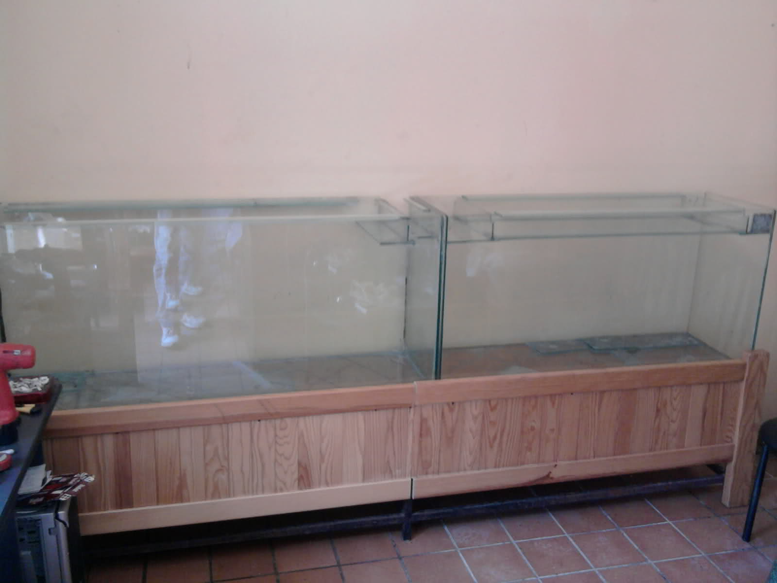 presentation de nos aquariums actuel et futur en travaux !!! 11s2l1h