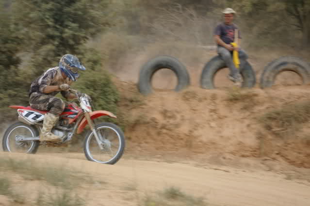 Carrera de resistencia ciclomotores. 296m71t