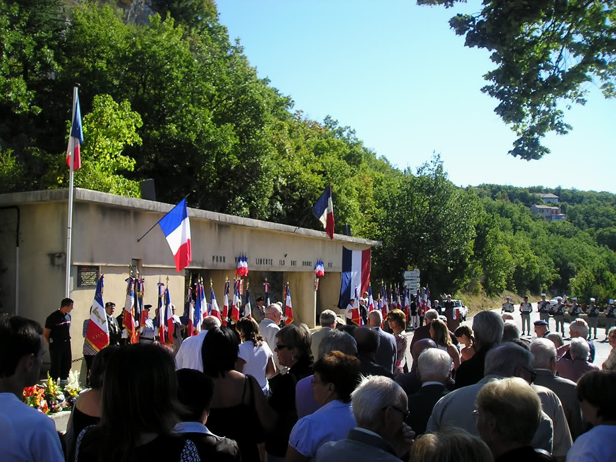 Commémorations d'août 2011 du Maquis Ventoux Xaus0o