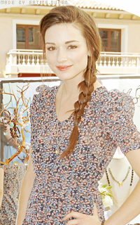 Avatars Crystal Reed 23i6vx2