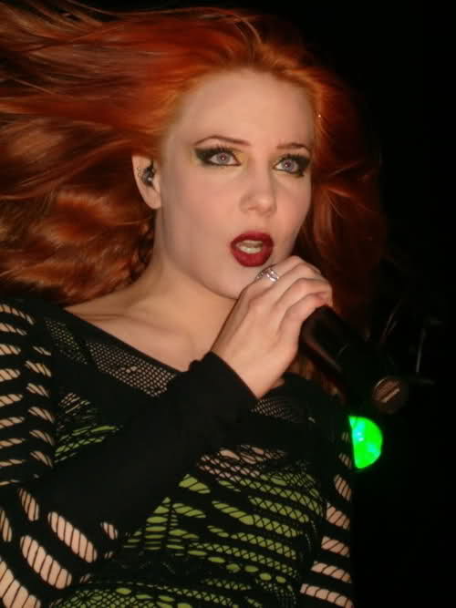 Fotos de Simone Simons - Página 18 29566ut