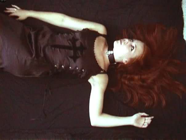 Fotos de Simone Simons - Página 23 W8u6jb