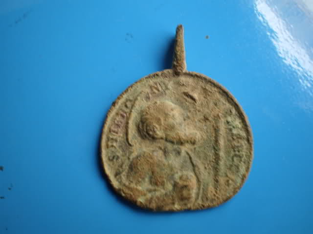 Medalla de la Virgen de la Candelaria, siglo XVIII.  Jr9z5v