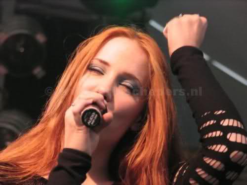 Fotos de Simone Simons - Página 39 Votrx5