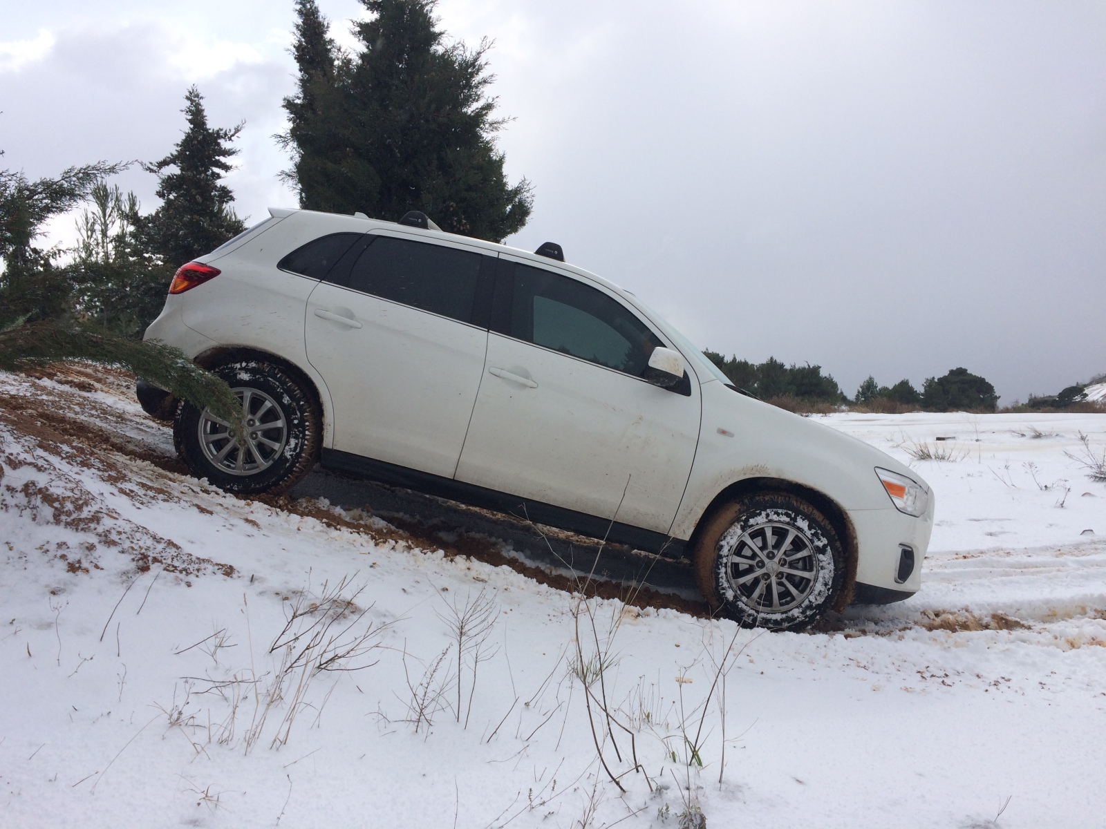 Μερικες φωτο απο off roading με μεγαλυτερα ελαστηκα που βοηθανε πολυ! 23jh9as