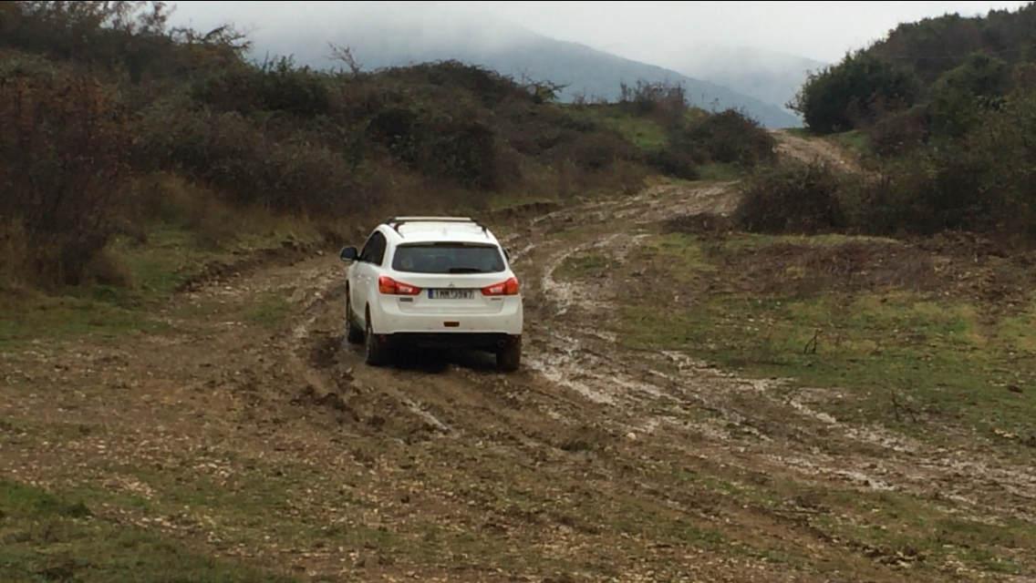 Μερικες φωτο απο off roading με μεγαλυτερα ελαστηκα που βοηθανε πολυ! 2vkzwow