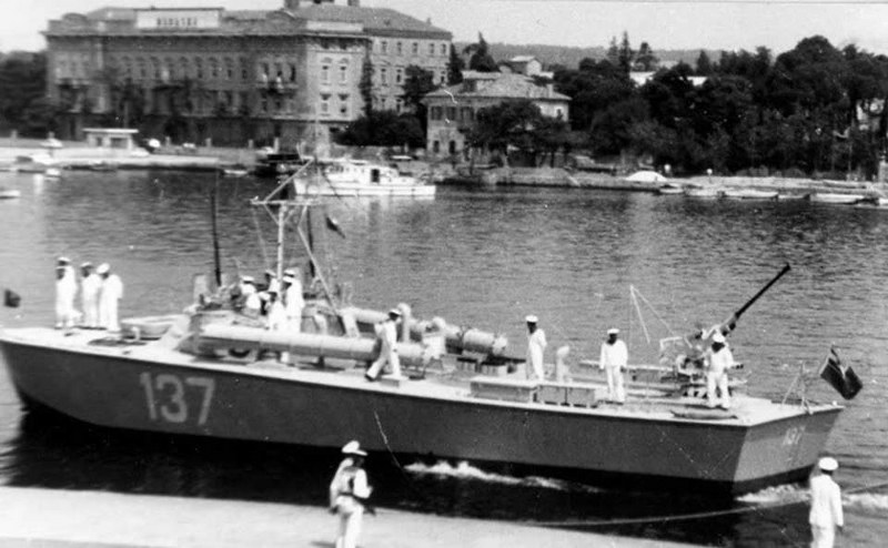 Brodovi i podmornice Jugoslavenske ratne mornarice 34fljrm