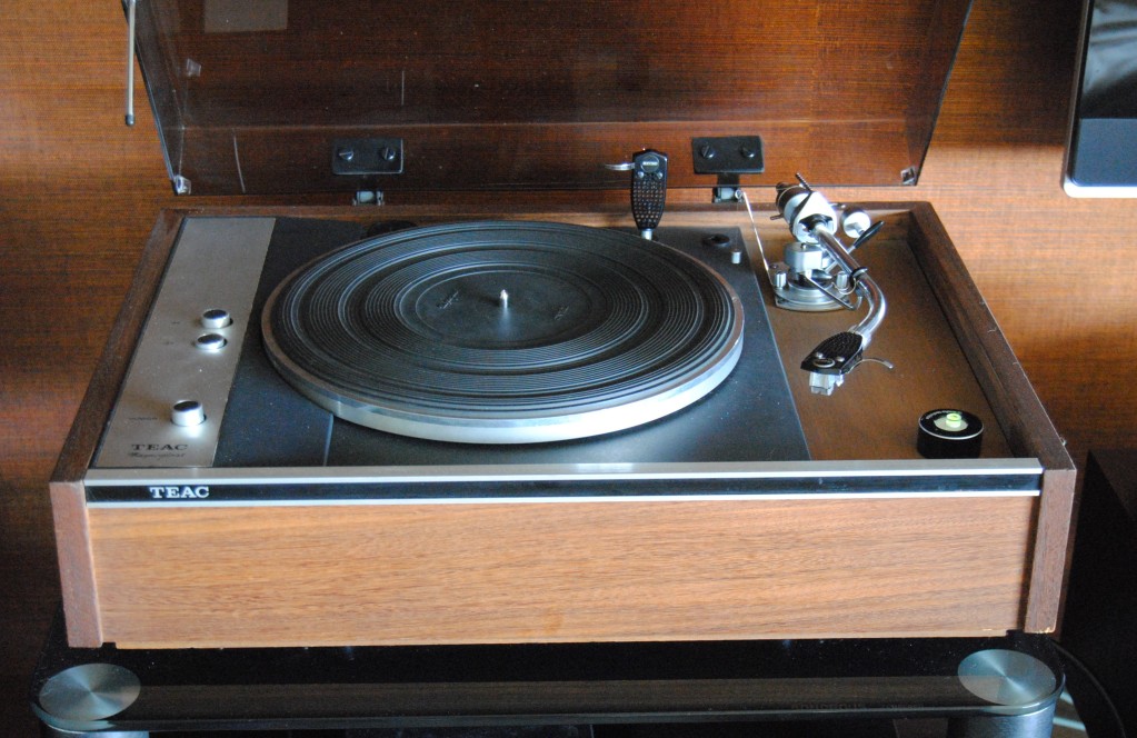 TEAC TS-85 MAGNEFLOT TURNTABLE Npgu34