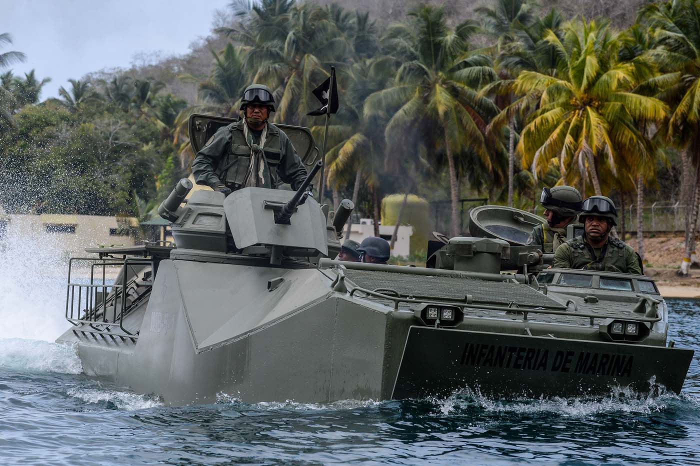 ARMADA BOLIVARIANA  DE VENEZUELA - Página 13 2unyq04