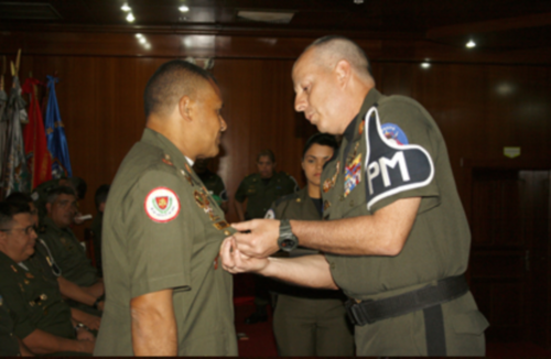 Policia Militar del Ejército Bolivariano F0al5d