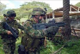 Uniformes Militares del Mundo Qoys00