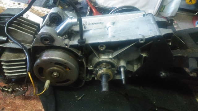 motor - motor derbi variant admision cilindro y admision al carter  140g3r9