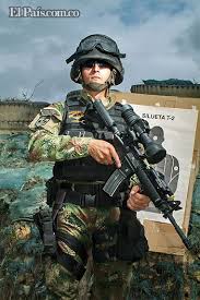 Uniformes Militares del Mundo 21n07d2