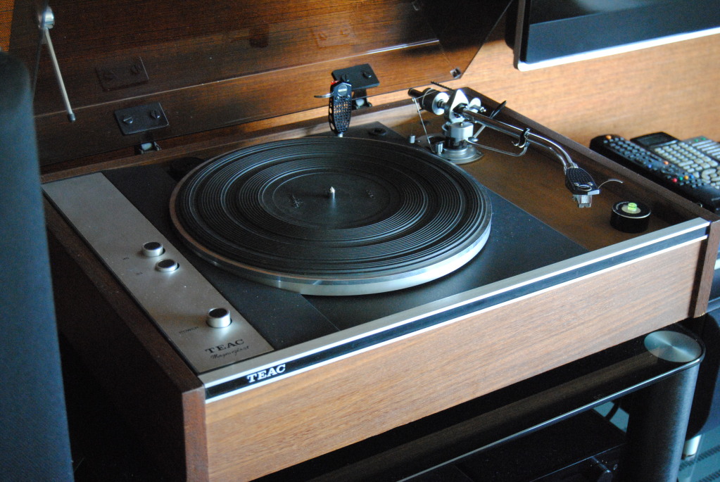 TEAC TS-85 MAGNEFLOT TURNTABLE 23w4pyo