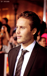 Taylor Kitsch - 200*320 9s5h6f