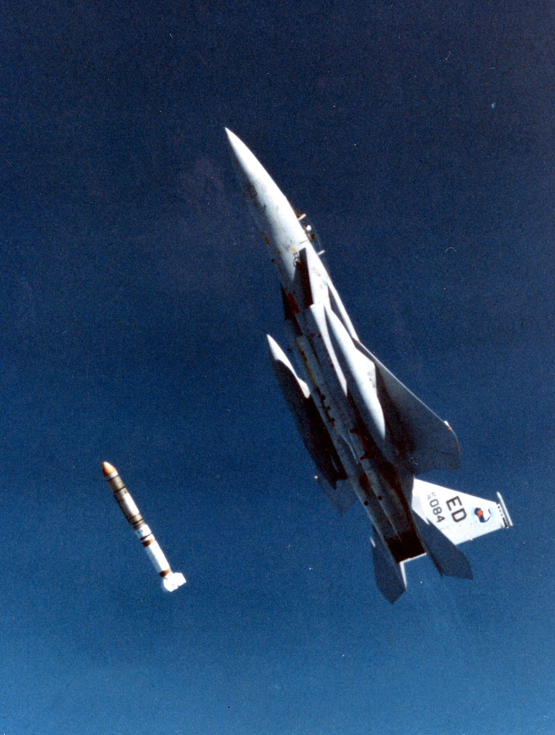  بعد 42 سنة : 6 حقائق لازلت تجهلها حول F15 Eagle  Fvh6cl