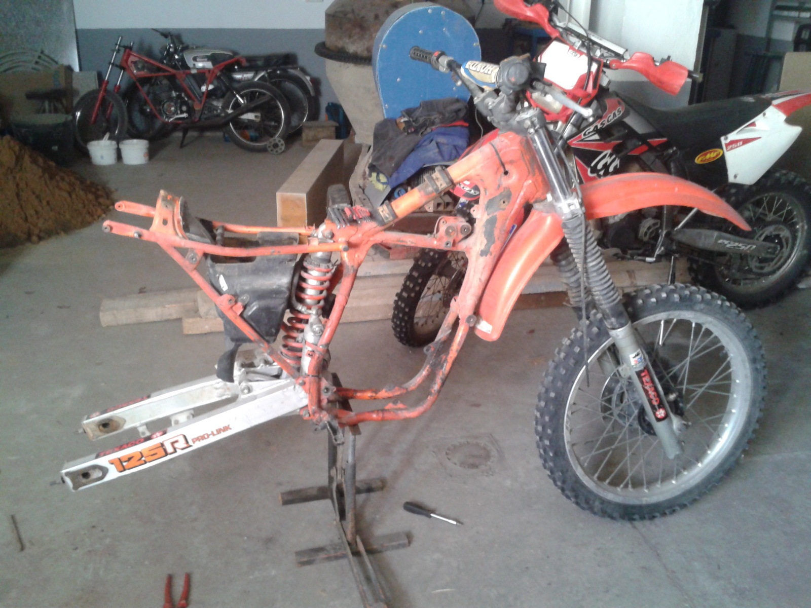 Honda CR 125 '84 - Restauración 24b26pc