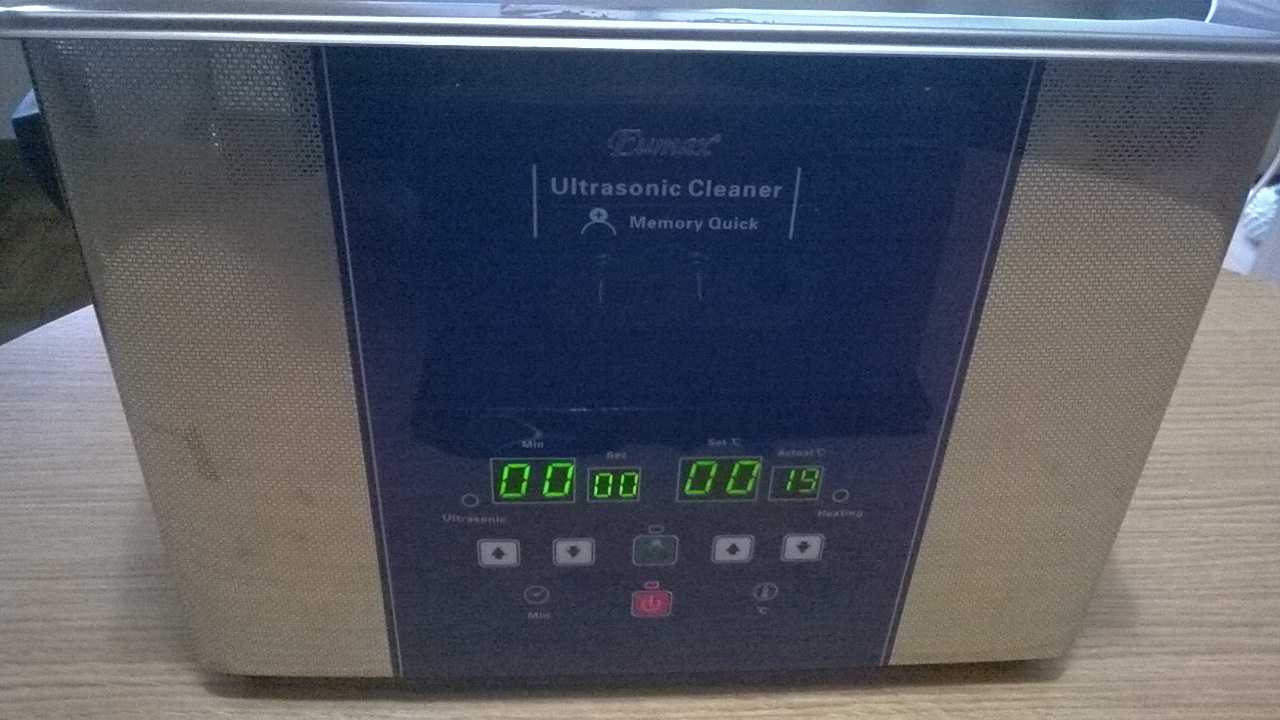 Máquina de limpieza de vinilos con ultrasonidos y aspiración simultáneas (HUM) 24gkap4
